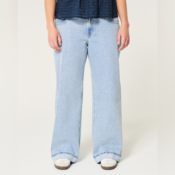 Hollister Women's Low-Rise Washed Light Wash Super Baggy Jeans Size 16R - Picture 2 of 11